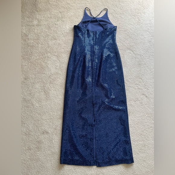 💜 HOST PICK 💜 Lori Ann Petite Blue Sequin Gown - Picture 7 of 10